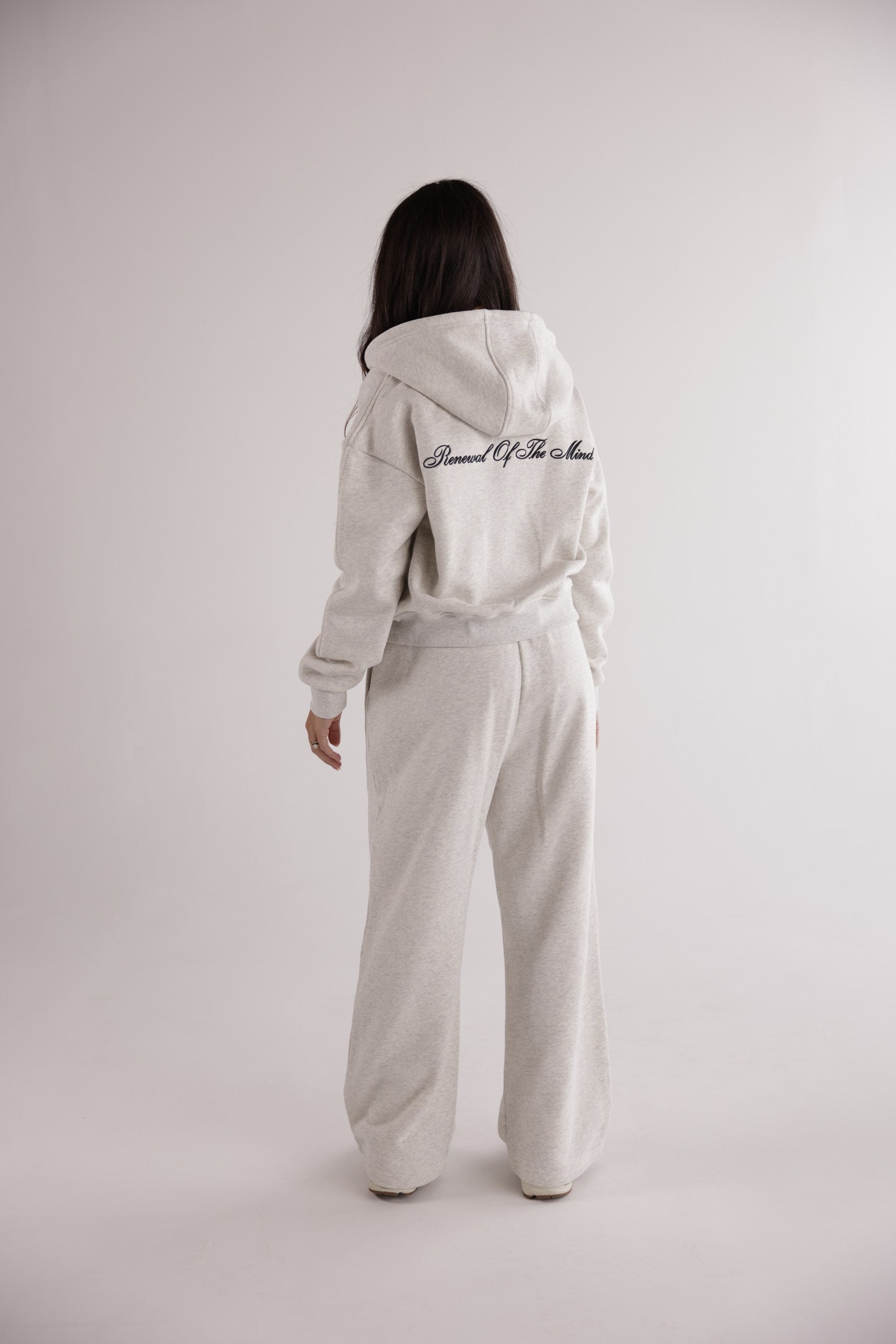 WOMEN'S EMBLEM ZIP HOODIE – GREIGE
